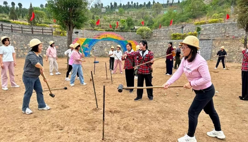 河南師范大學(xué)幼兒園全體教職工赴...